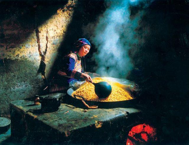 Tìm hiểu làng nghề nấu rượu ngô Bản Phố ở Bắc Hà - Ảnh sưu tầm