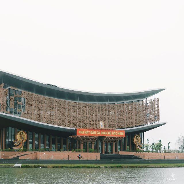 Bắc Ninh là cái nôi của kho tàng văn hóa dân gian phong phú, nổi bật nhất là Dân ca Quan họ – di sản văn hóa phi vật thể được UNESCO công nhận - Ảnh từ Linh Julian