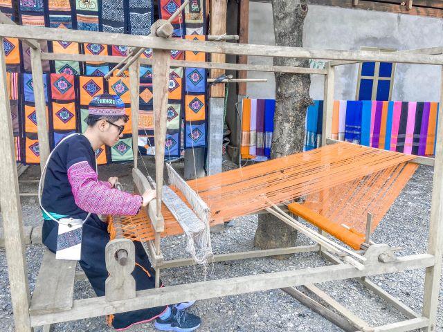 Hòa mình vào cuộc sống thường ngày của người dân ở Bản Lác - Ảnh từ Nguyễn Phạm Thái Sơn