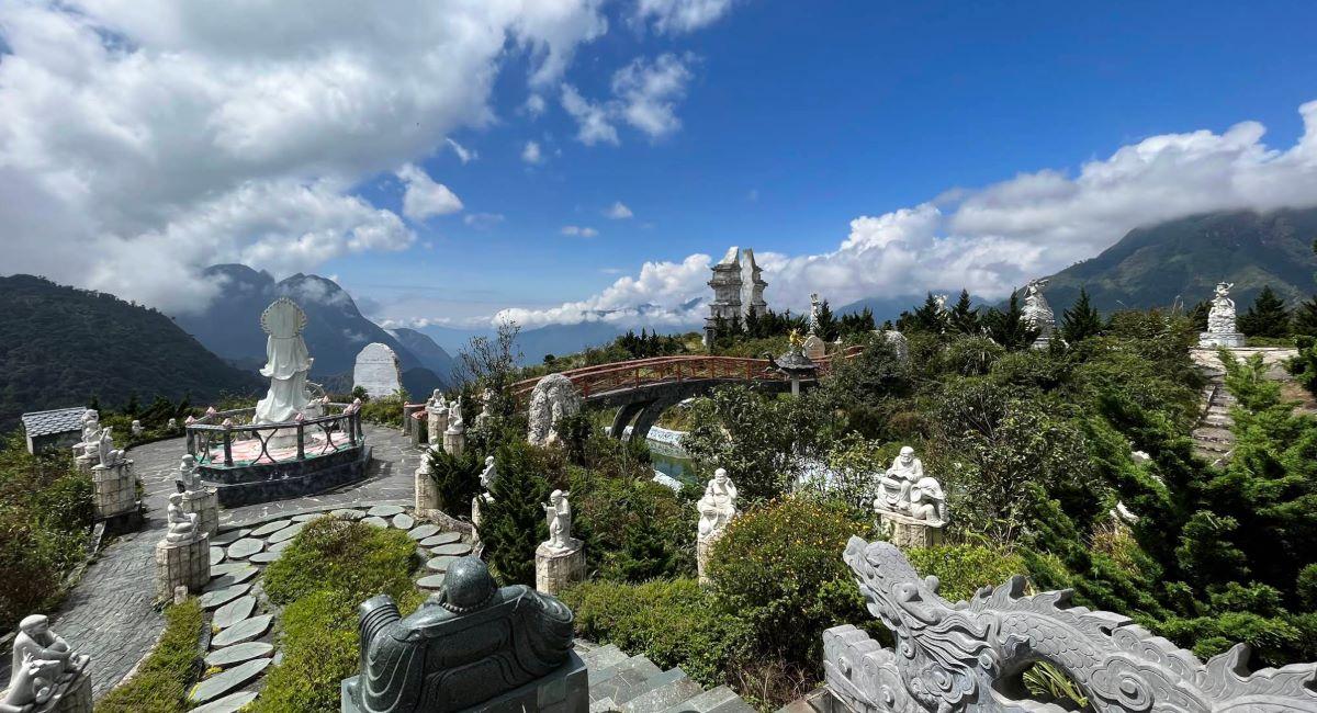 Cẩm nang du lịch Cổng trời Sapa: Chạm vào mây, ôm trọn núi rừng