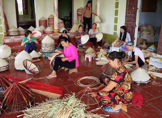 Làng nghề làm nón lá Triều Dương ở Hưng Yên - Ảnh sưu tầm
