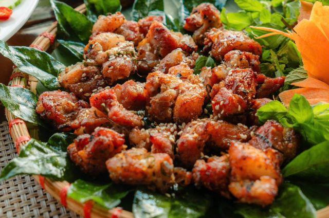 Thịt lợn bản nướng lá móc mật - Ảnh từ Ngọc Bíchh
