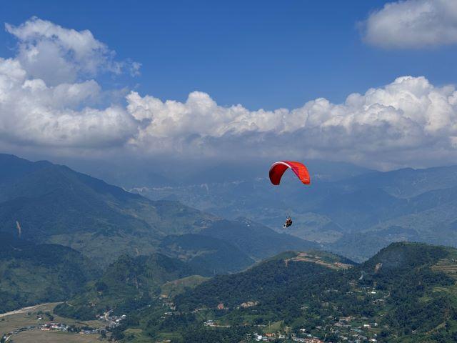 Trải nghiệm bay dù và zipline khi đến Mù Cang Chải - Ảnh từ Quang MaxxDesign
