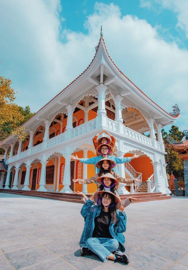 Khám phá lối kiến trúc độc đáo của Chùa Ba Vàng Quảng Ninh - Ảnh sưu tầm