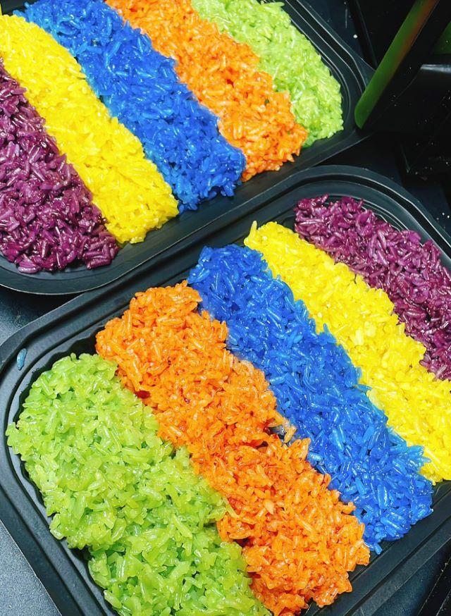 Thưởng thức đặc sản xôi ngũ sắc - Ảnh sưu tầm