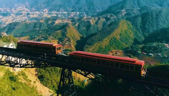 Trải nghiệm tuyến tàu hỏa leo núi Mường Hoa - Ảnh từ Sun Group