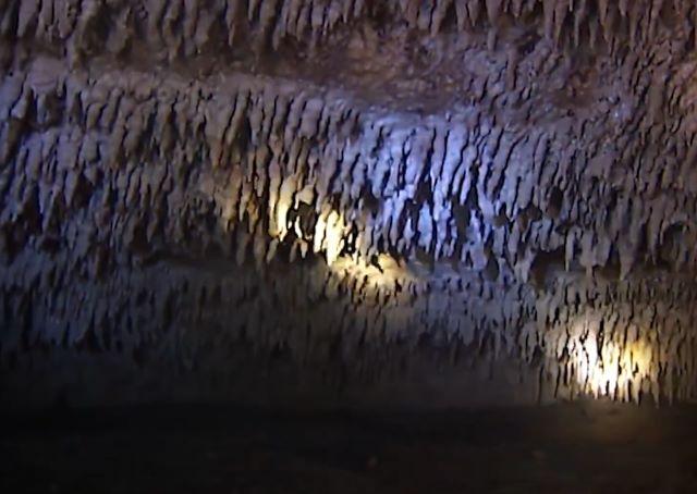 Khám phá nét đẹp độc đáo ở hang Thẳm Phầy