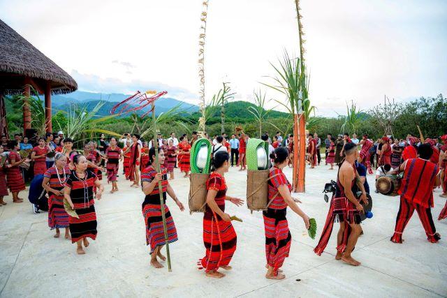 Tham gia lễ hội và chợ phiên vùng cao - Ảnh sưu tầm