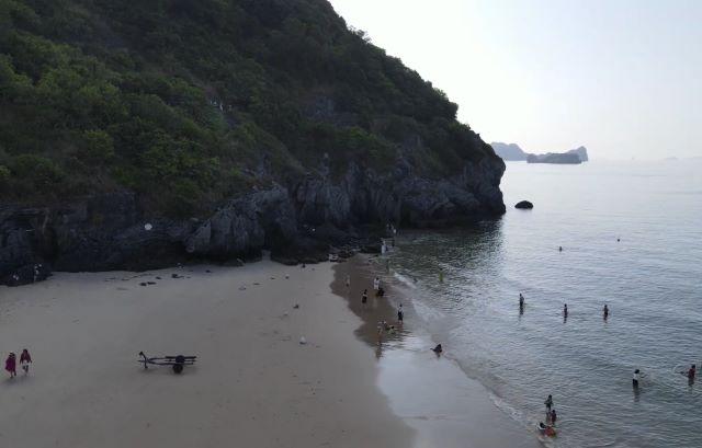 Bãi tắm Cát Cò 3 ở Cát Bà - Ảnh sưu tầm