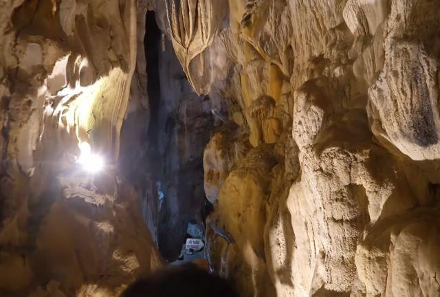 Khám phá điều bí ẩn trong Hang Quân Y và động Trung Trang ở Cát Bà