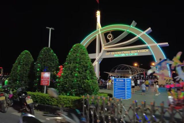 Khám phá thị trấn Cát Bà về đêm - Ảnh sưu tầm