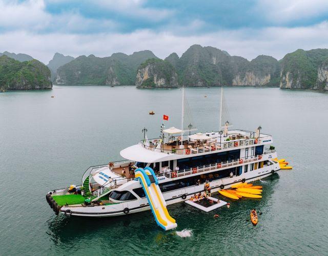 Khám phá Vịnh Lan Hạ Cát Bà - Ảnh từ Hồng Ngọc