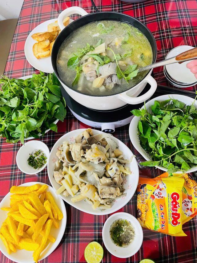 Lẩu gà lá é Đà Lạt - Ảnh từ Nguyễn Kim Anh