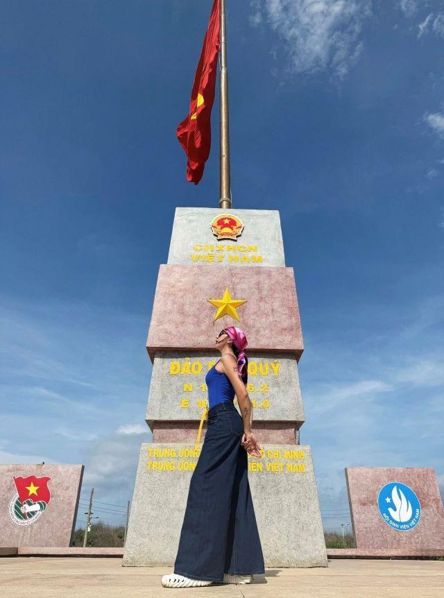 Check in cột cờ Đảo Phú Quý - Ảnh từ Trần An Vi
