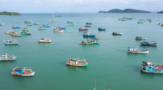 Khoảng từ tháng 12 đến tháng 6 năm sau là thời điểm du lịch đảo Phú Quý lý tưởng nhất - Ảnh sưu tầm