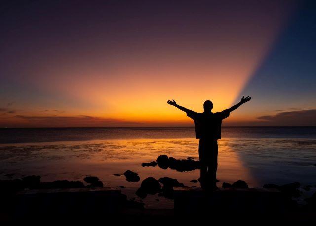 Ngắm hoàng hôn tại Hải đăng Phú Quý - Ảnh sưu tầm