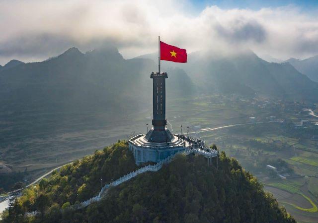 Cột cơ Lùng Cú Hà Giang - Ảnh sưu tầm