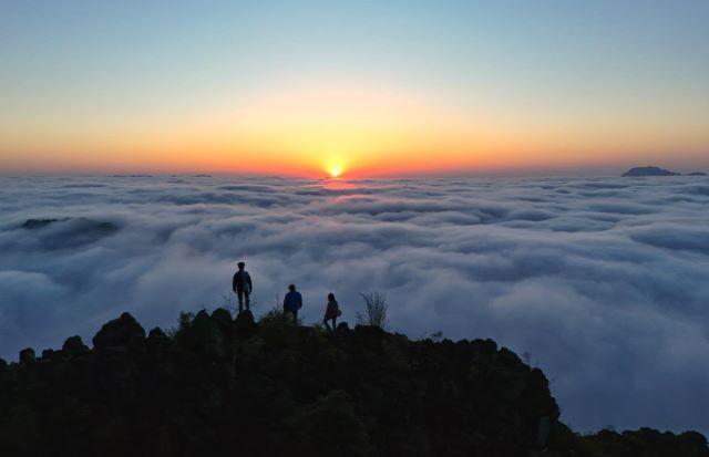 Săn mây ngắm hoàng hôn trên Cao nguyên đá Đồng Văn - Ảnh từ Diệp Hữu Đạt