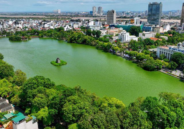 Hồ Hoàn Kiếm hay còn được gọi là Hồ Gươm - Ảnh sưu tầm