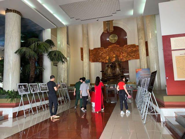 Tham quan Bảo tàng Hùng Vương - Ảnh sưu tầm