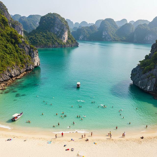 Tắm biển Bãi Cháy ở Vịnh Hạ Long