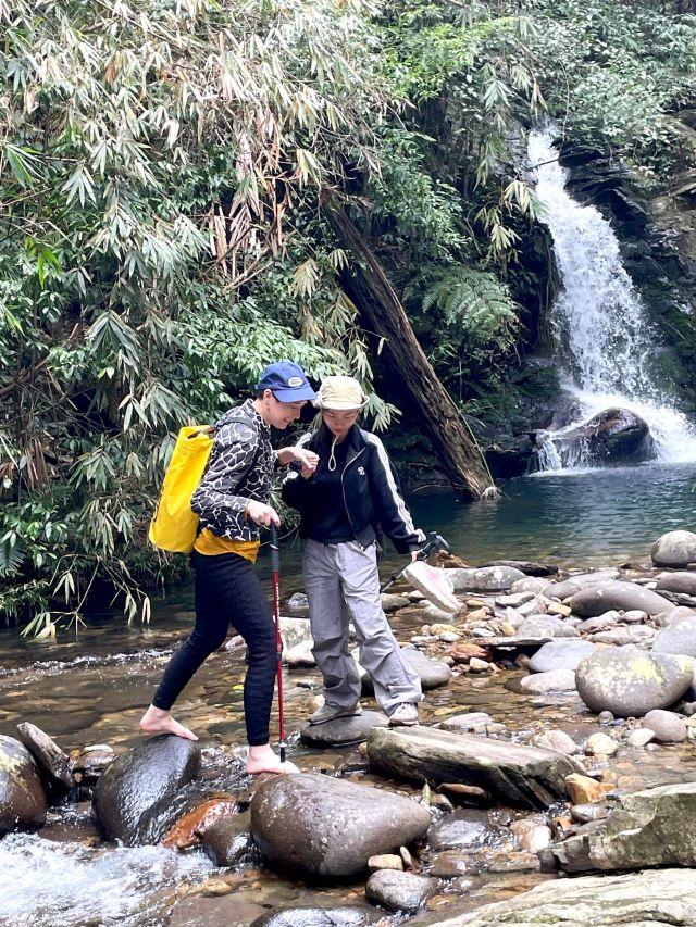 Thác Đỗ Quyên - Ảnh từ Lin Lê