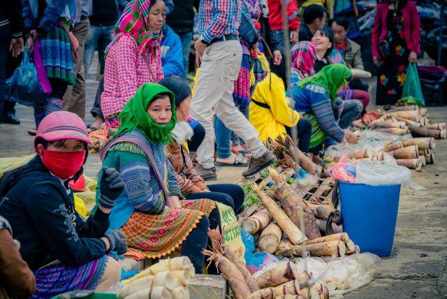 Chợ Bắc Hà chỉ họp phiên duy nhất vào ngày Chủ nhật hằng tuần - Ảnh sưu tầm