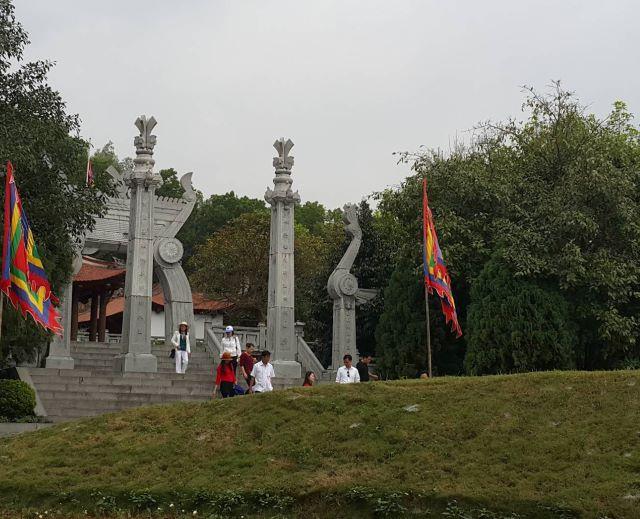 Đền Quốc Tổ Lạc Long Quân