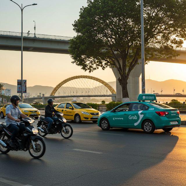 Các phương tiện di chuyển đến và trong thành phố Đà Nẵng, như xe máy, taxi, grap