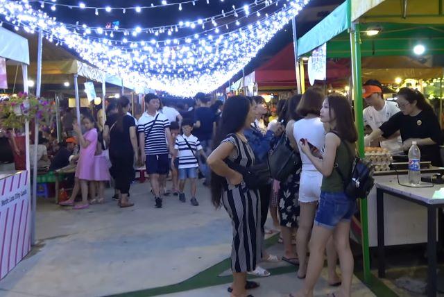 Khám phá ẩm thực và chợ đêm ở Đà Nẵng - Ảnh từ Tung Tăng TV