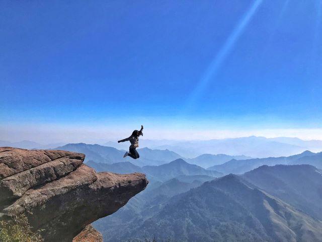 Chinh phục nóc nhà Mộc Châu – đỉnh Pha Luông - Ảnh từ Bích Phương