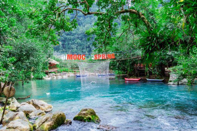 Suối Nước Moọc - Ảnh sưu tầm