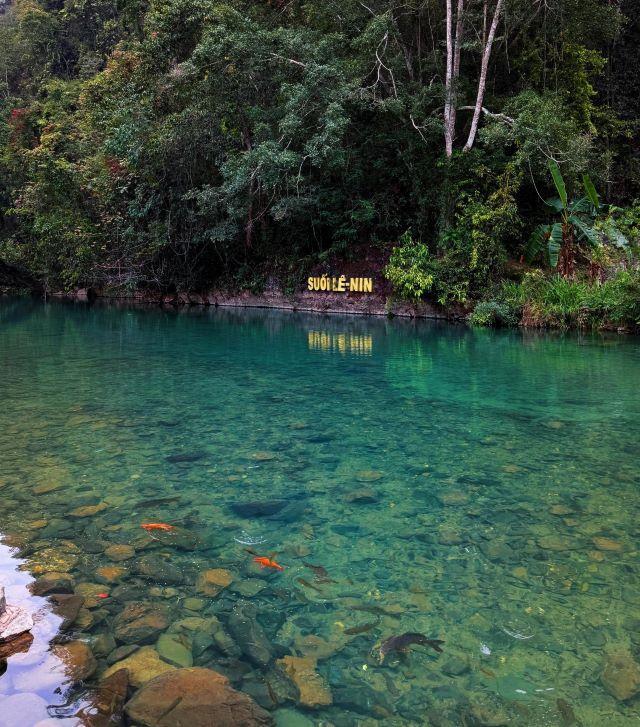 Suối Lê Nin Địa đạo Pác Bó - Ảnh từ Tài Nguyễn