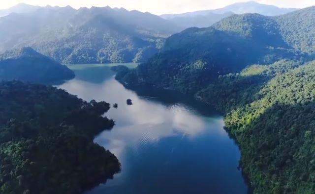 Vườn quốc gia Ba Bể  nổi tiếng với hồ Ba Bể – hồ nước ngọt thiên nhiên lớn nhất Việt Nam - Ảnh sưu tầm