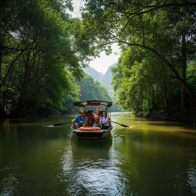 Tham quan bằng thuyền trên sông Vàm Cỏ Đông