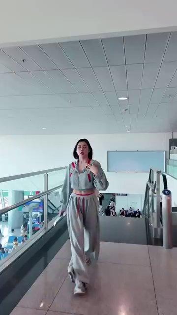 Trải Nghiệm Hong Kong Lần Đầu: Chuyến Du Lịch Không Công Thay Đổi Cách Nhìn Của Tôi