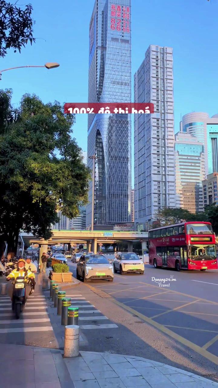 Toàn cảnh Thâm Quyến với những tòa nhà chọc trời và hệ thống giao thông hiện đại.