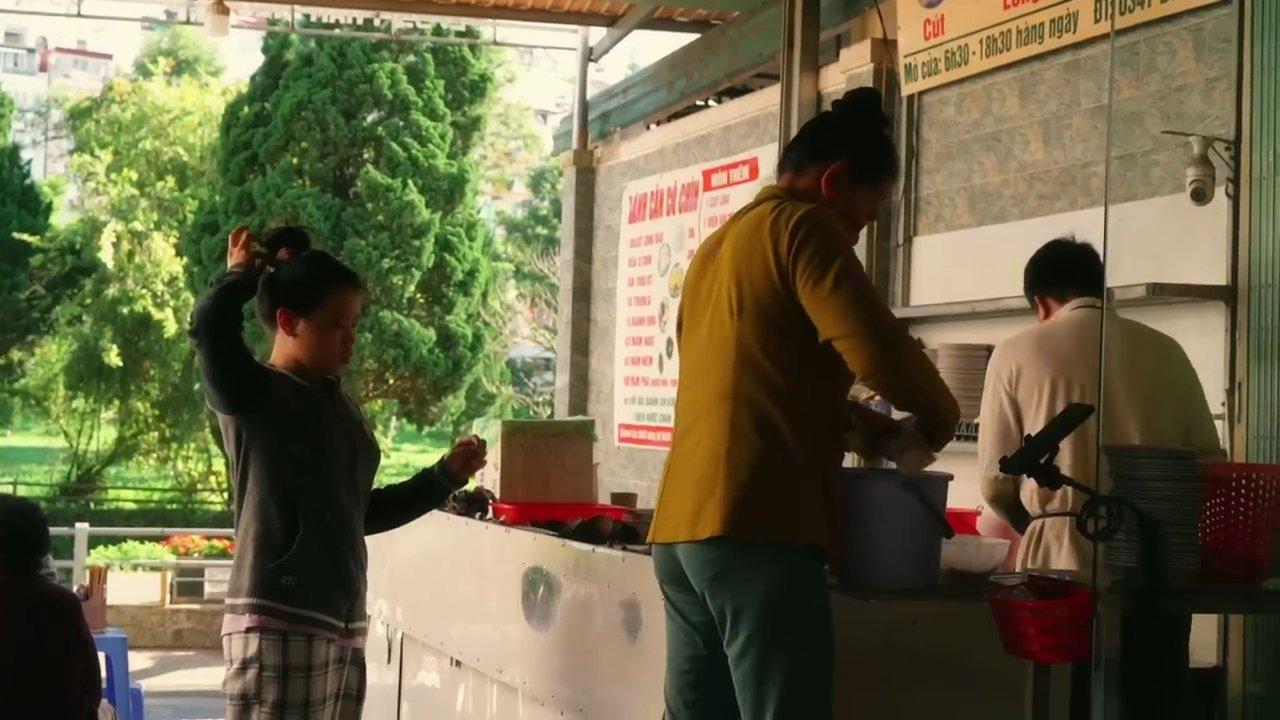 Khoảnh khắc vui vẻ của hội bạn khi vừa đặt chân đến Đà Lạt.