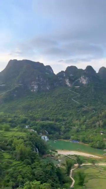 Một góc homestay yên tĩnh gần Núi Mắt Thần, nơi du khách có thể nghỉ ngơi sau một ngày dài khám phá.