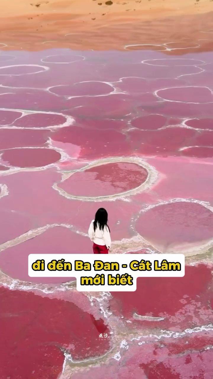 Quang cảnh hiểm trở nhưng hùng vĩ của vùng Hát Độc Dân.