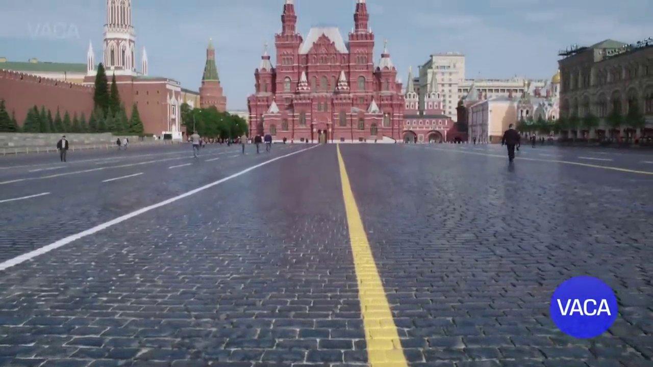 Quảng trường Đỏ về đêm với ánh đèn vàng rực rỡ, trái tim của Moscow.