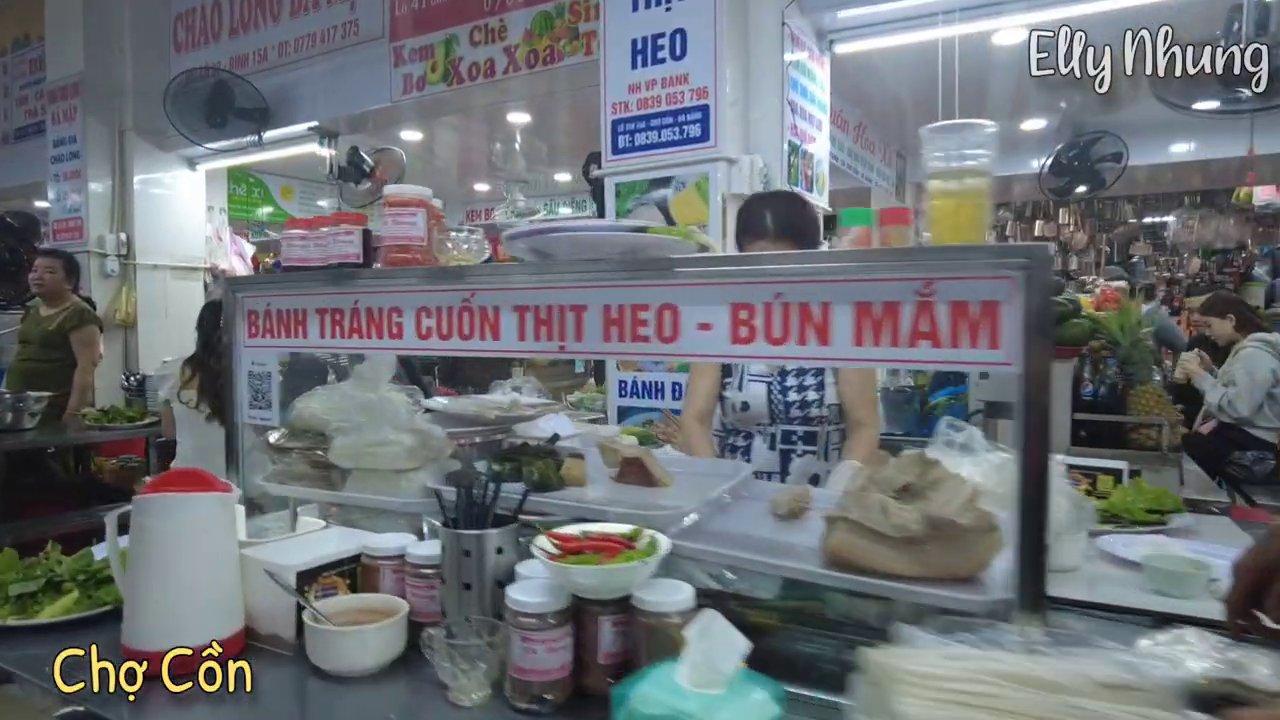 Không gian nhộn nhịp với vô vàn món ngon tại Chợ Cồn - Đà Nẵng.
