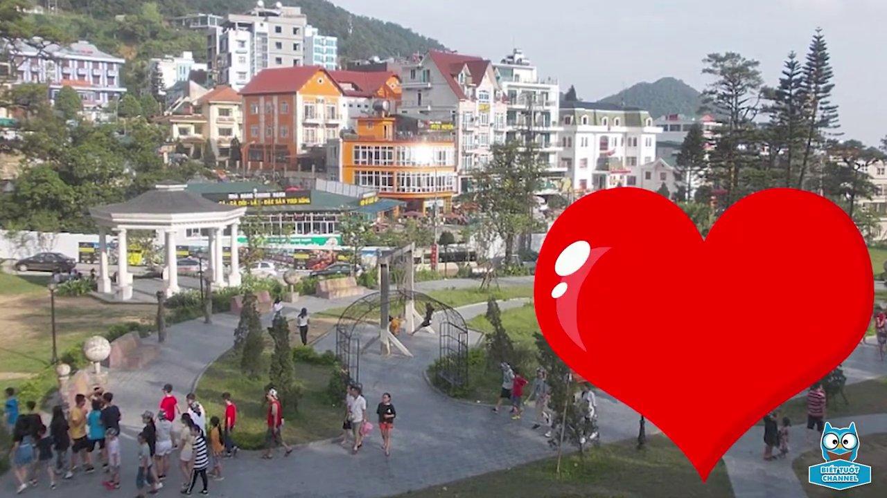 Hoa ban trắng nở rộ khắp các triền núi Điện Biên vào mùa xuân.