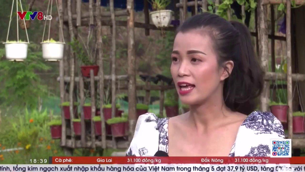 Hoạt động giao lưu văn hóa và chia sẻ giữa du khách và người dân địa phương trong tour du lịch thiện nguyện.