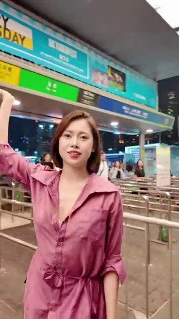 Không khí sôi động và hoành tráng tại trường đua ngựa Happy Valley, Hong Kong.