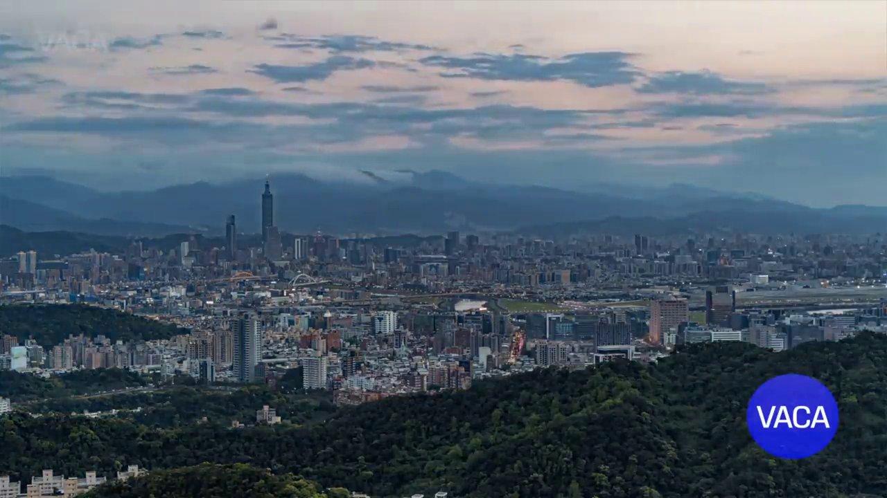 Toàn cảnh hiện đại của Đài Loan - sự kết hợp giữa đô thị sầm uất và thiên nhiên xanh mát.